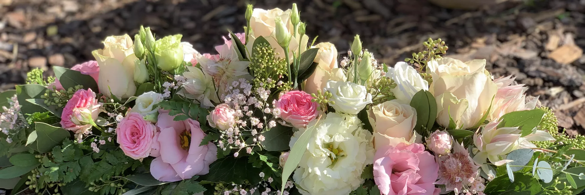 Blumengesteck mit Rosen Blumengesteck mit Rosen